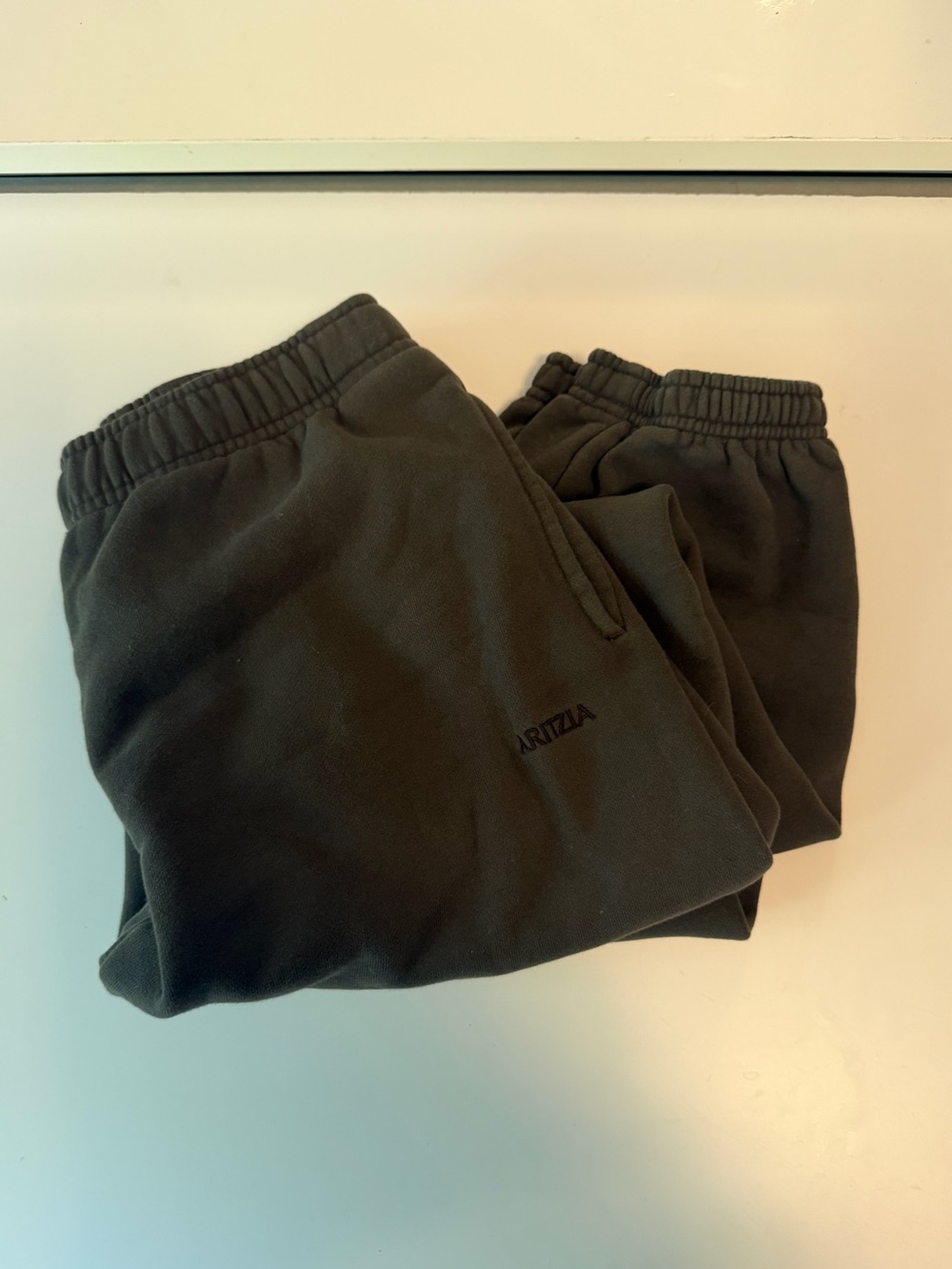 Aritzia Cozy Sweatfleece Mega Joggers